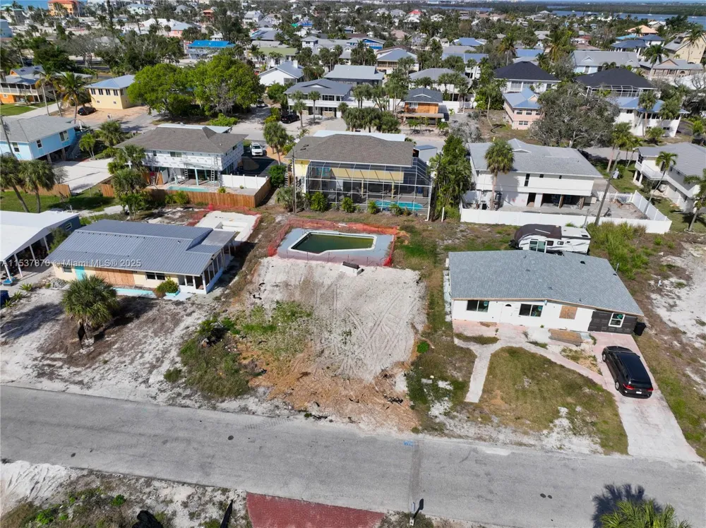 161 HIBISCUS DR Fort Myers, FL 33931
