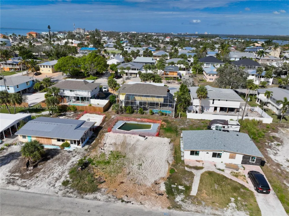 161 HIBISCUS DR Fort Myers, FL 33931