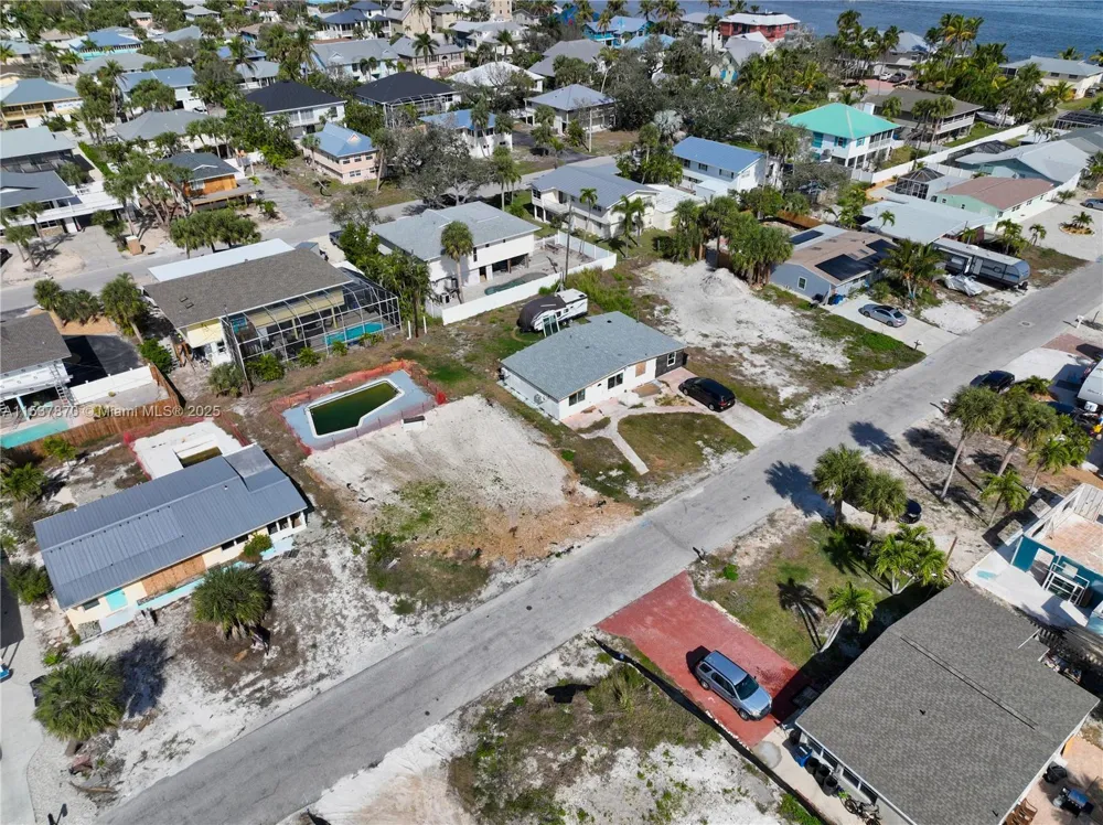 161 HIBISCUS DR Fort Myers, FL 33931