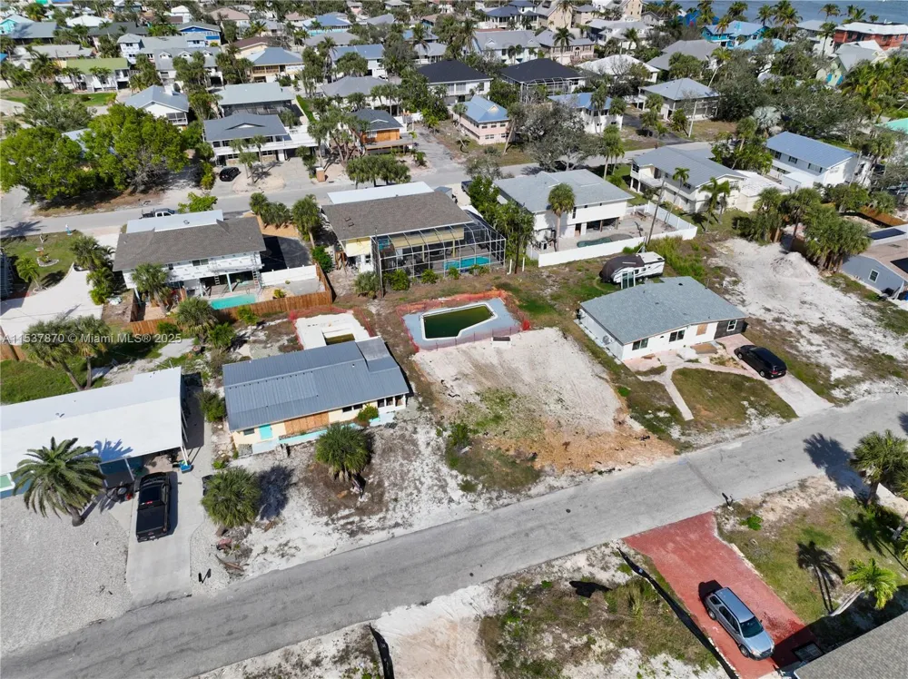 161 HIBISCUS DR Fort Myers, FL 33931