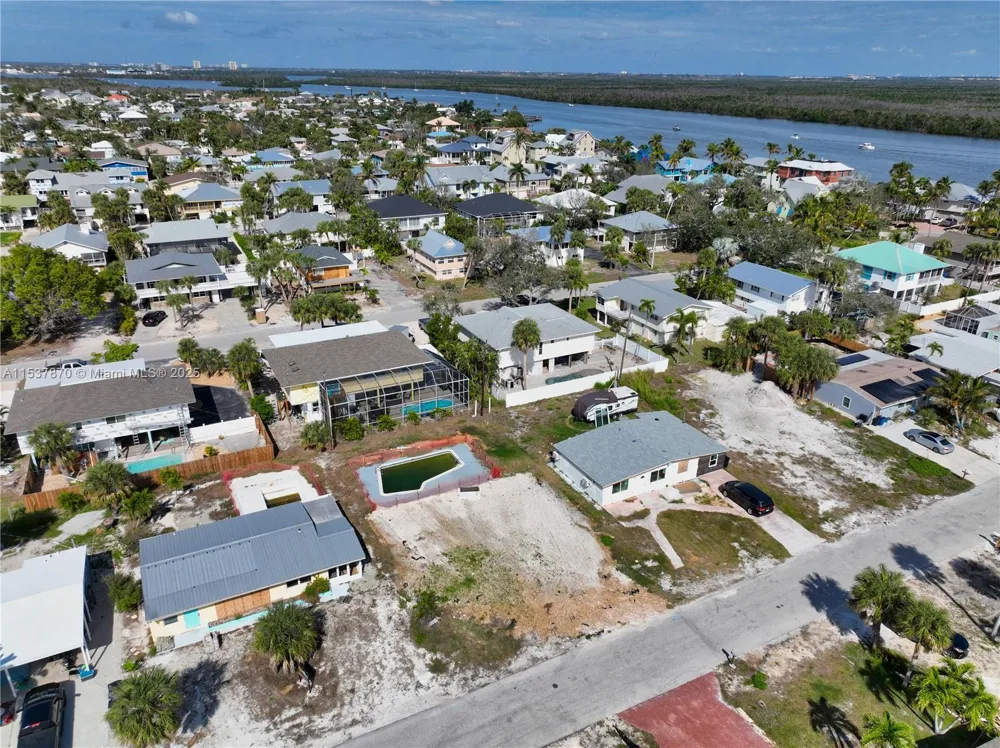 161 HIBISCUS DR Fort Myers, FL 33931