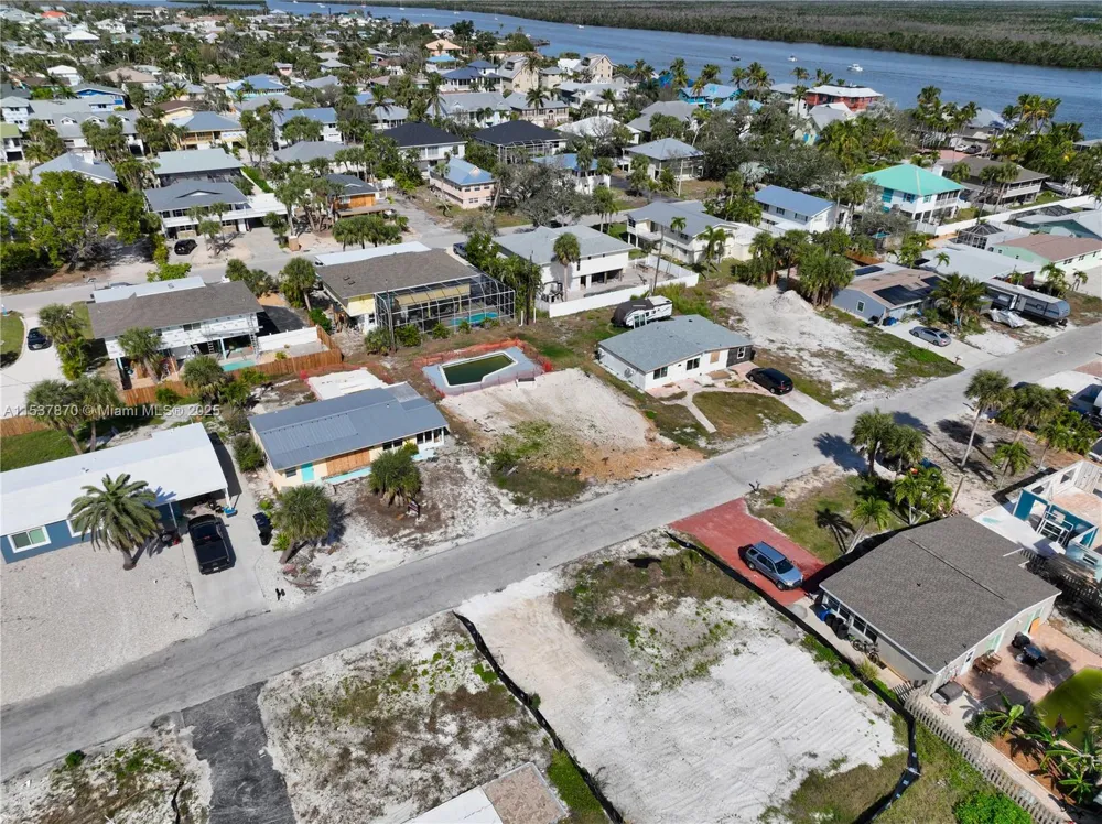 161 HIBISCUS DR Fort Myers, FL 33931