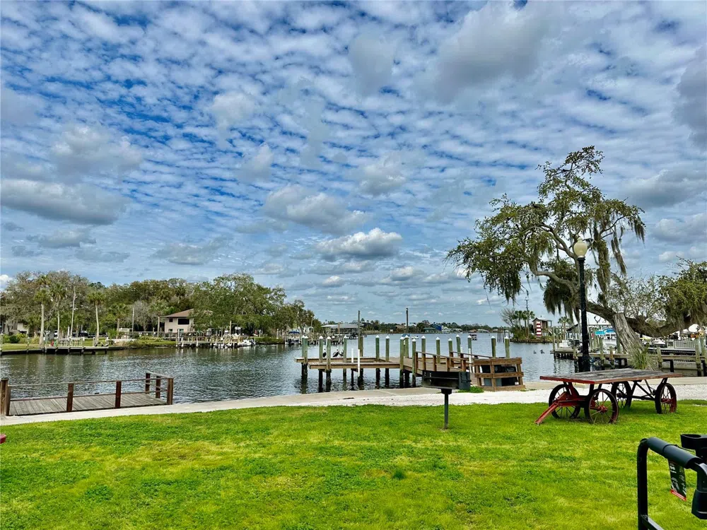 5297 S CHEROKEE WAY #104 Homosassa, FL 34448