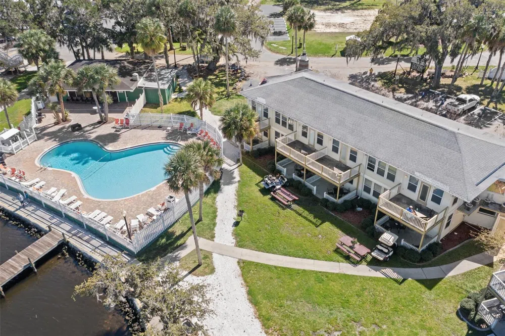 5297 S CHEROKEE WAY #104 Homosassa, FL 34448