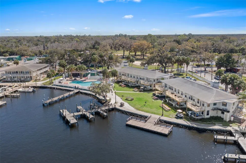 5297 S CHEROKEE WAY #104 Homosassa, FL 34448