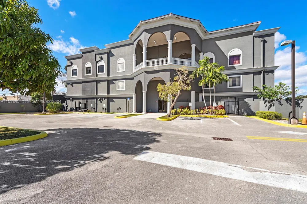 2227 Federal Hwy Hollywood, FL 33020