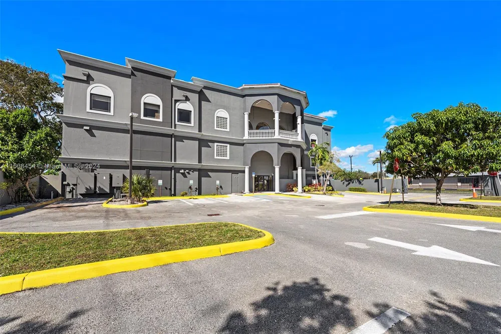 2227 Federal Hwy Hollywood, FL 33020