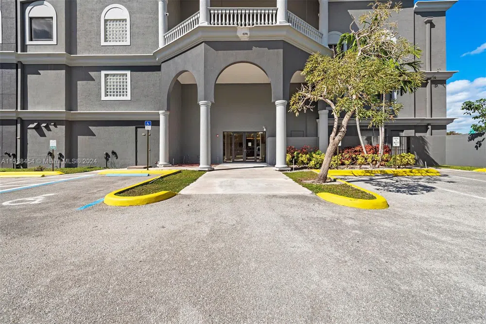 2227 Federal Hwy Hollywood, FL 33020