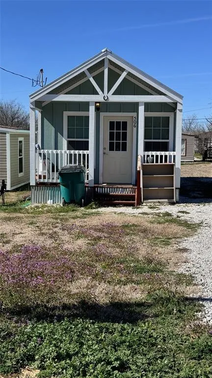 506 Green Street Bowie, TX 76230