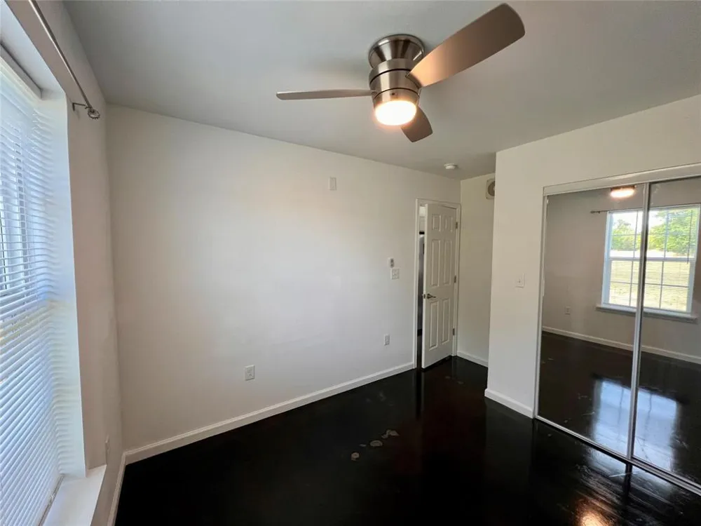200 W Riley Street Bowie, TX 76230