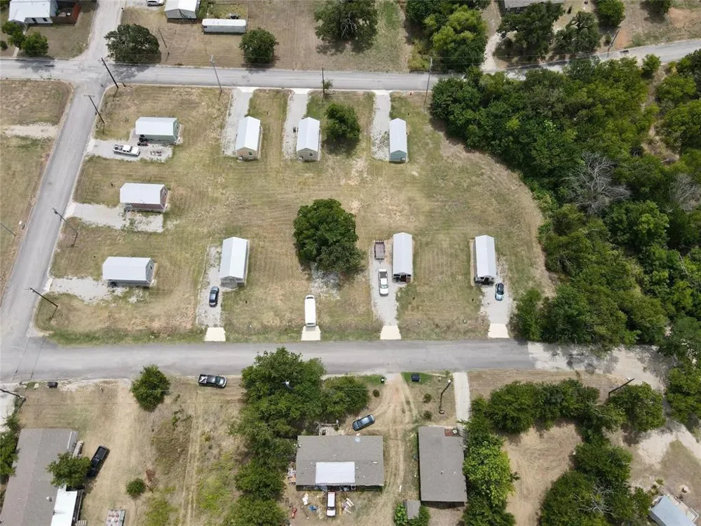 200 W Riley Street Bowie, TX 76230