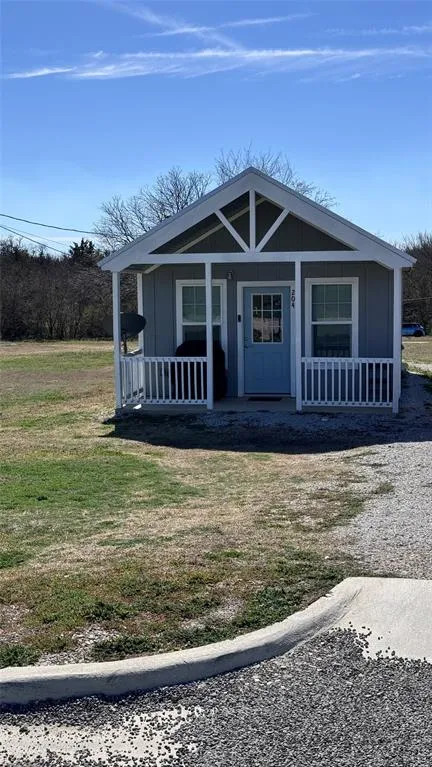 200 W Riley Street Bowie, TX 76230