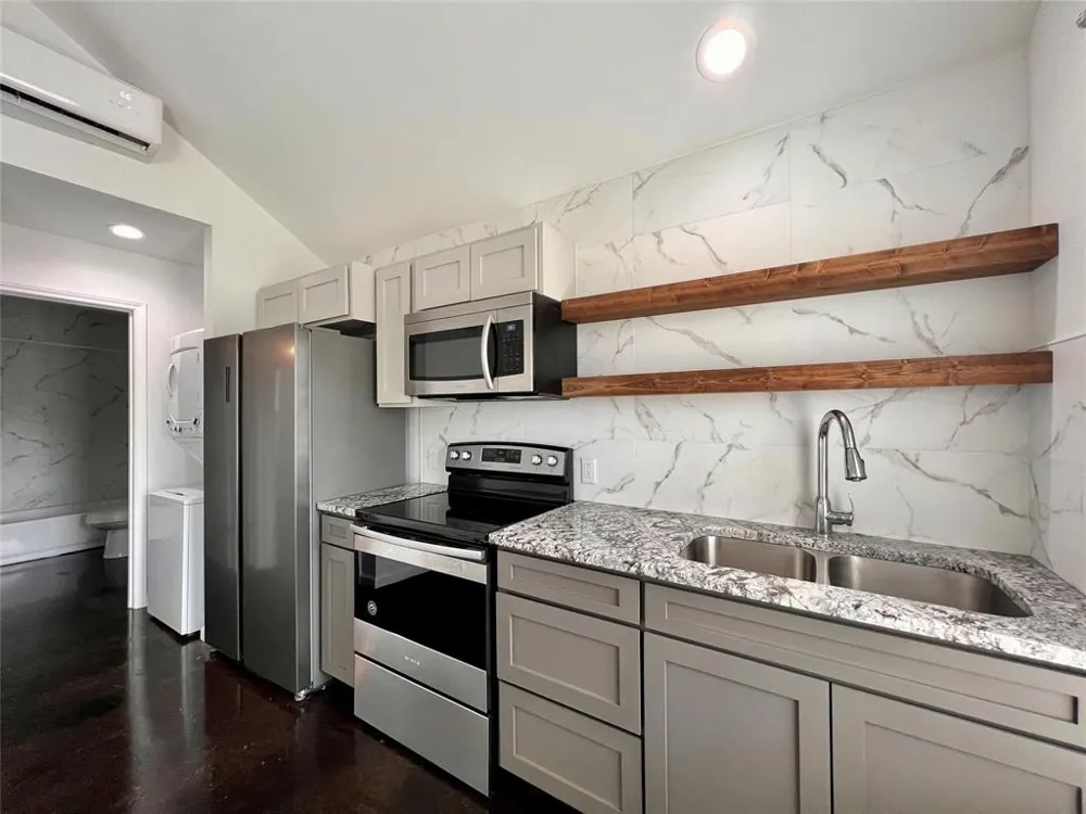 200 W Riley Street Bowie, TX 76230