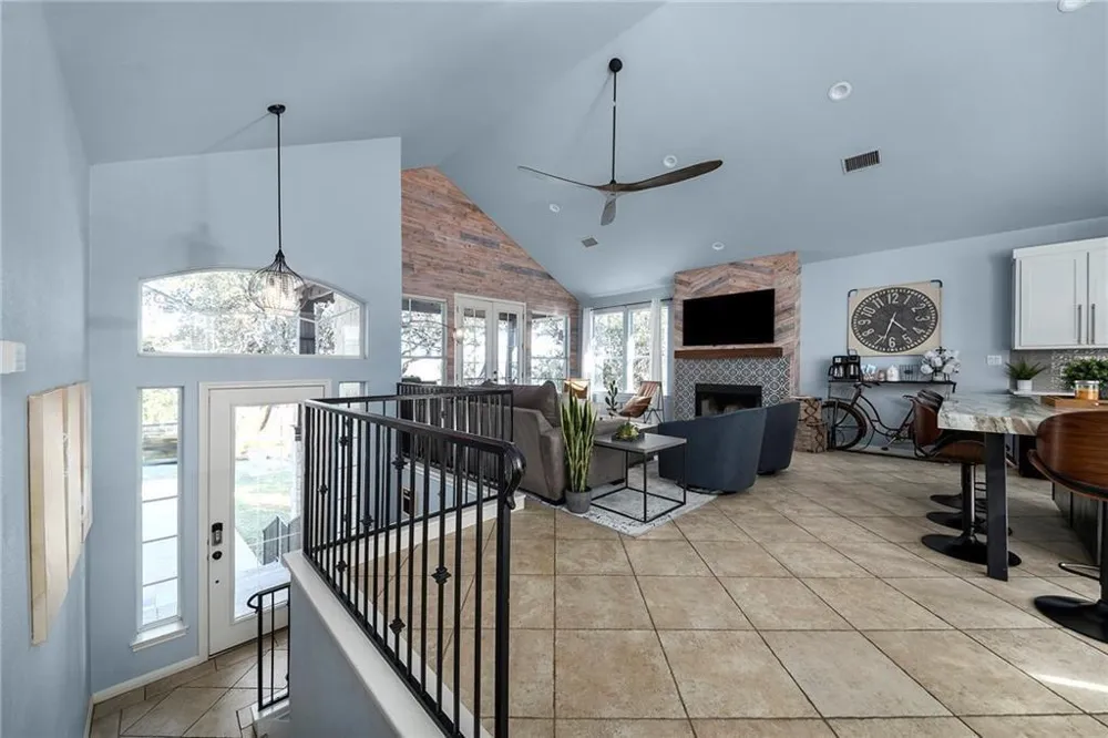 204 Pinehurst Circle Point Venture, TX 78645