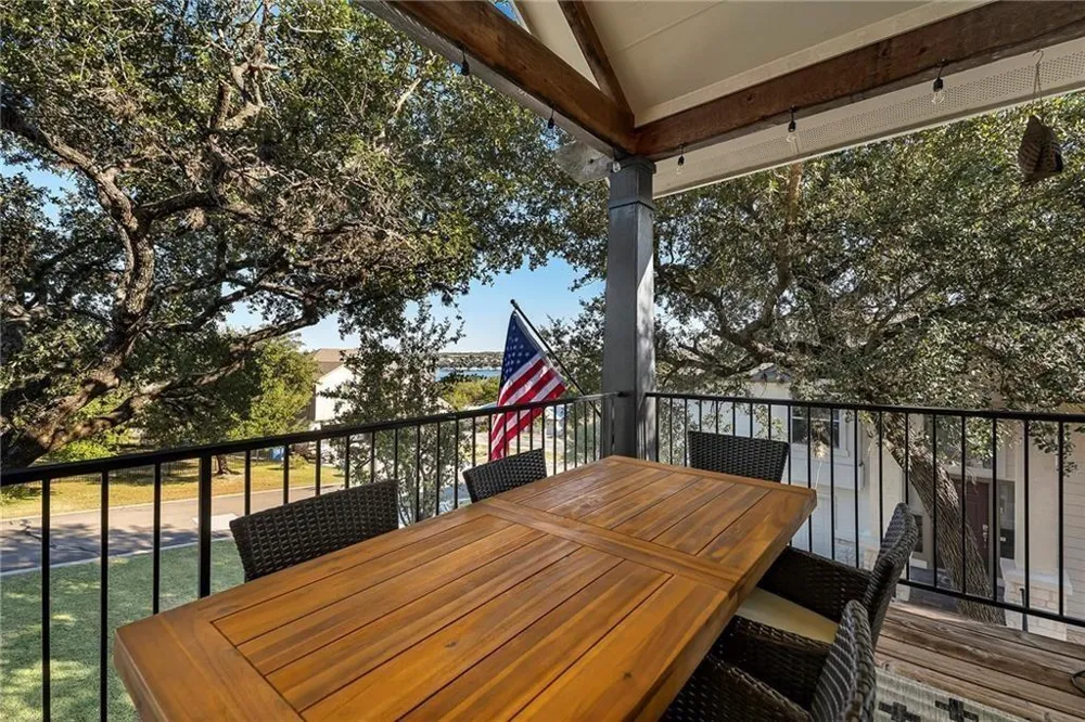 204 Pinehurst Circle Point Venture, TX 78645