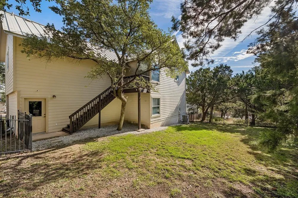 204 Pinehurst Circle Point Venture, TX 78645