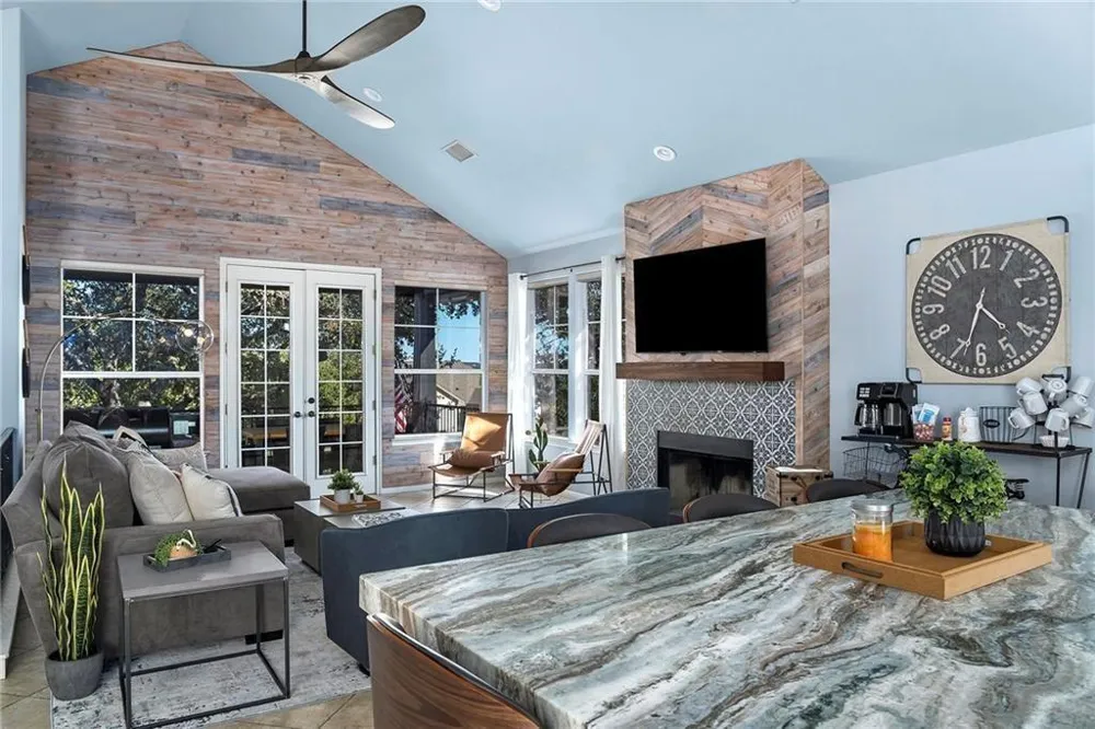 204 Pinehurst Circle Point Venture, TX 78645