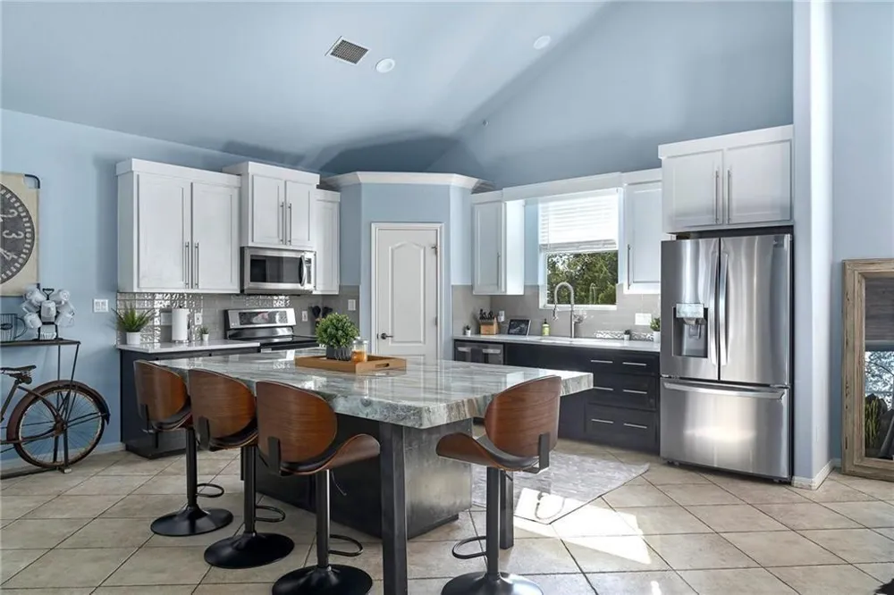 204 Pinehurst Circle Point Venture, TX 78645