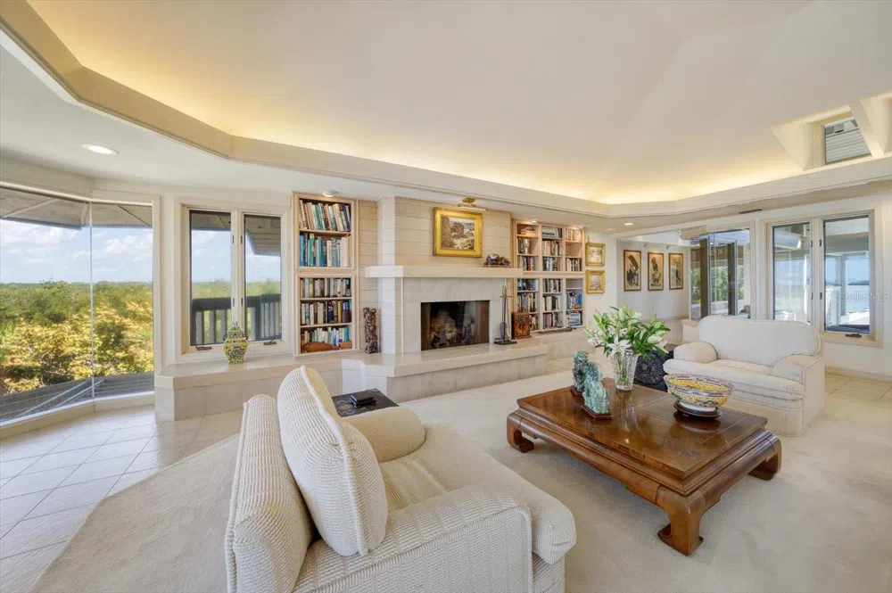 1198 MANDALAY POINT Clearwater, FL 33767