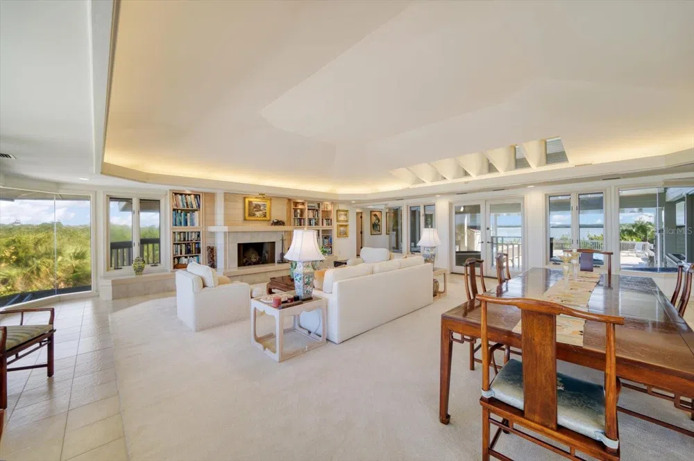 1198 MANDALAY POINT Clearwater, FL 33767