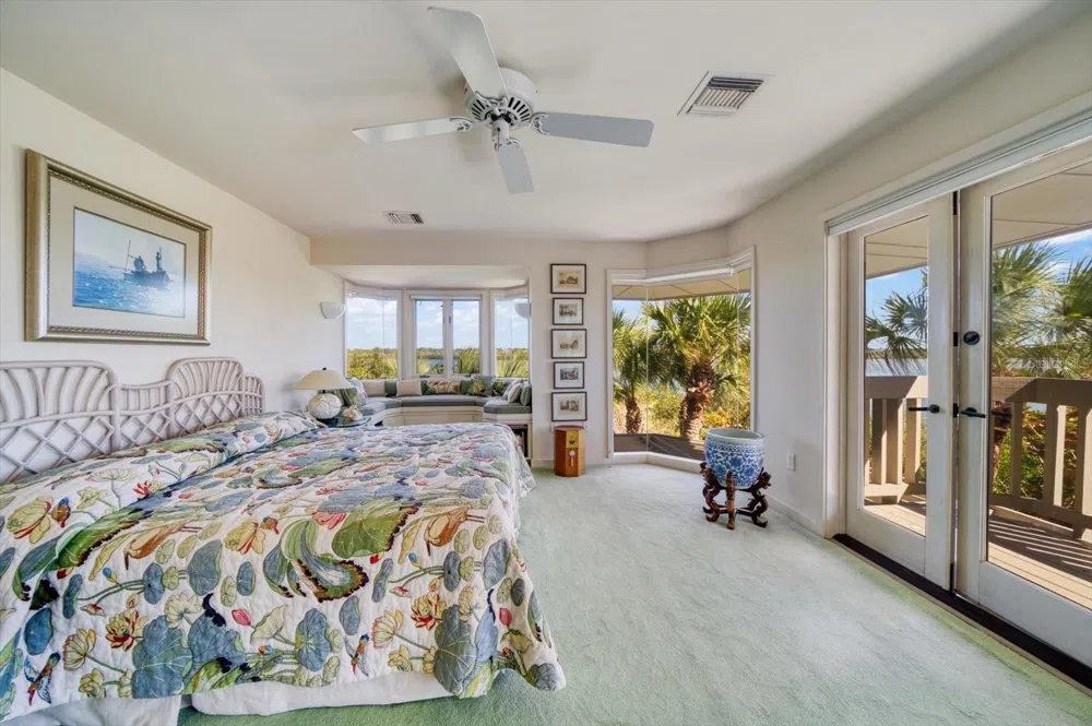 1198 MANDALAY POINT Clearwater, FL 33767
