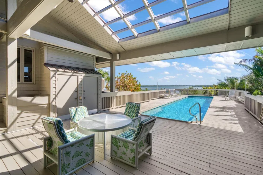 1198 MANDALAY POINT Clearwater, FL 33767
