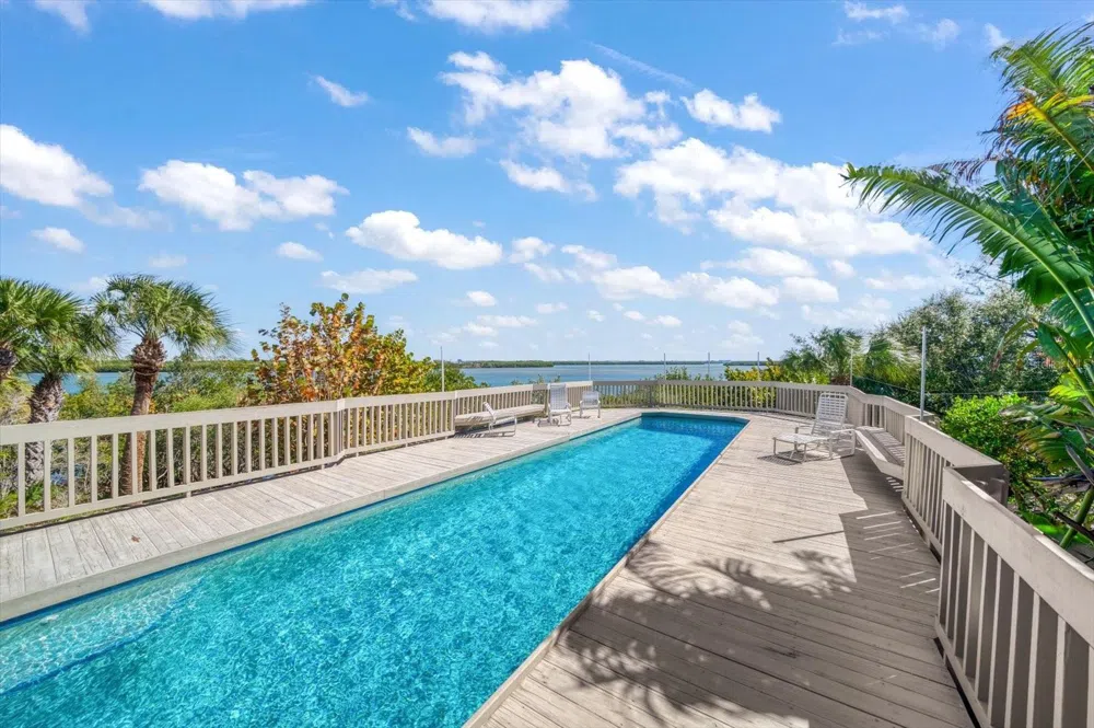 1198 MANDALAY POINT Clearwater, FL 33767