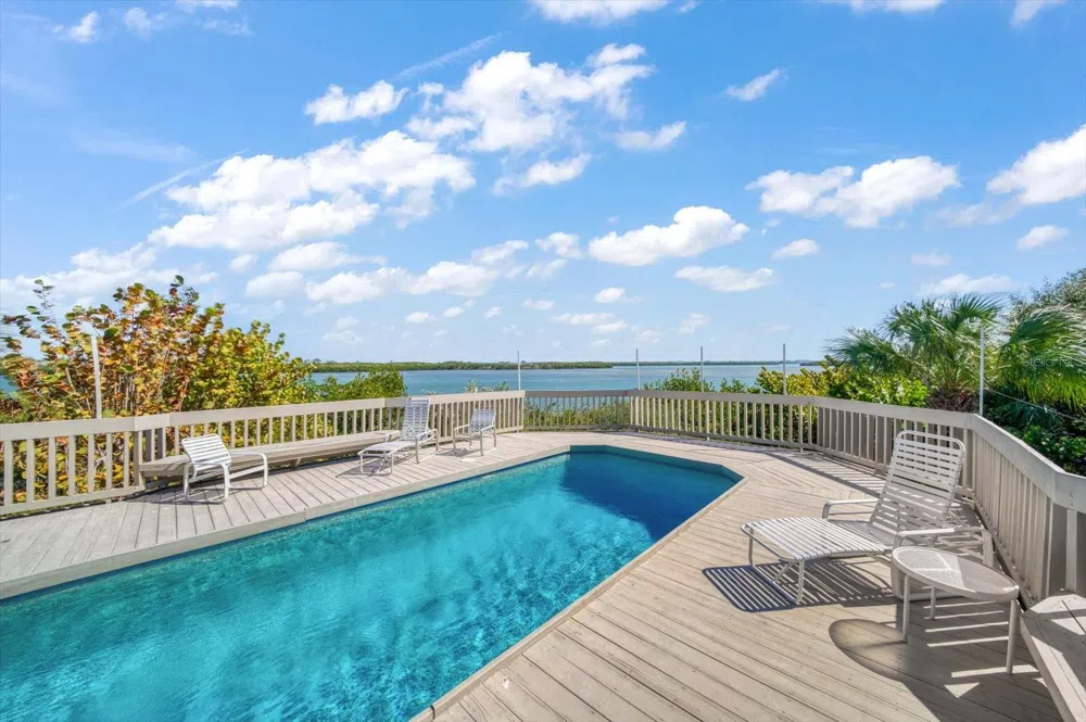 1198 MANDALAY POINT Clearwater, FL 33767
