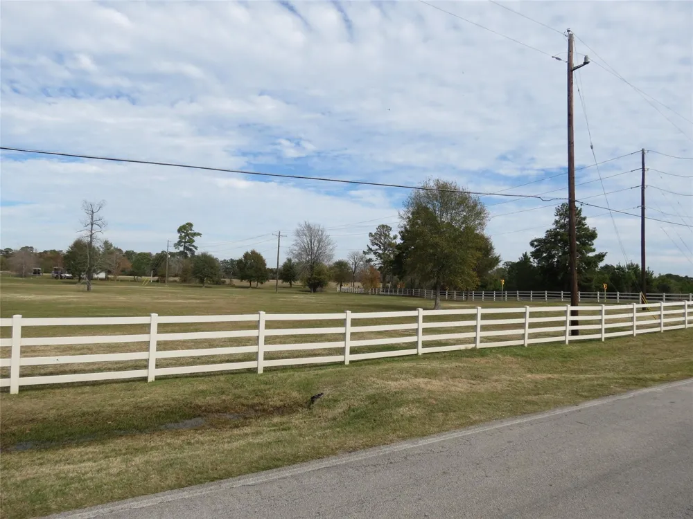14010 Longstreet Road #22 Willis, TX 77318