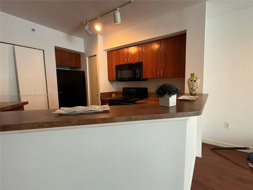 9201 Collins Ave #1023 Surfside, FL 33154
