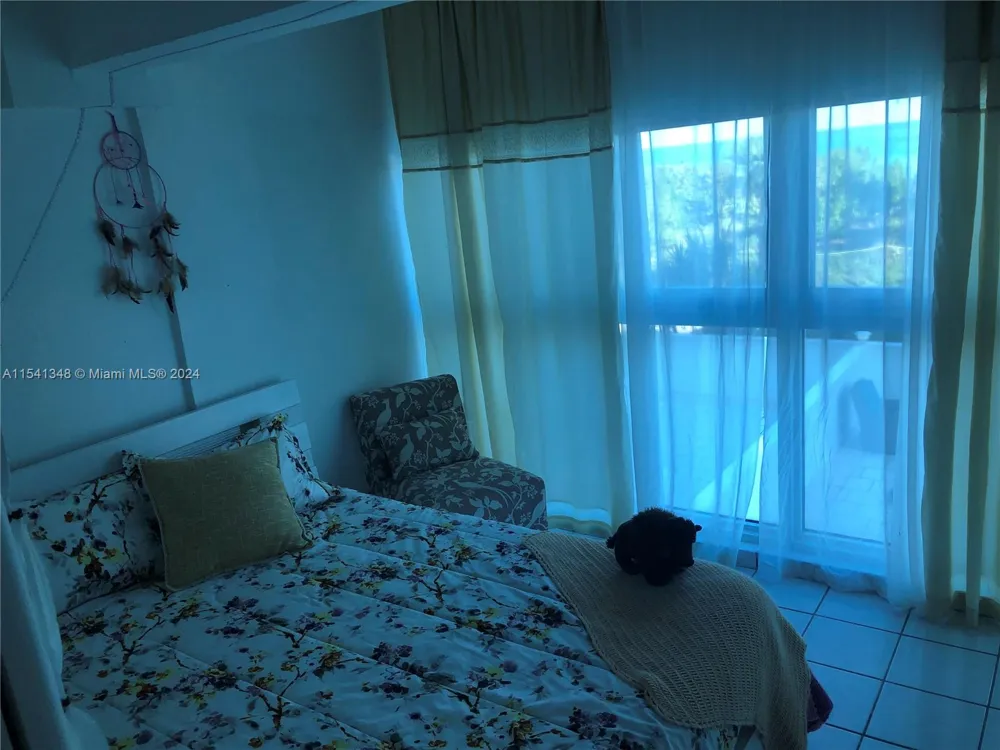 5445 Collins Ave #TH2 Miami Beach, FL 33140