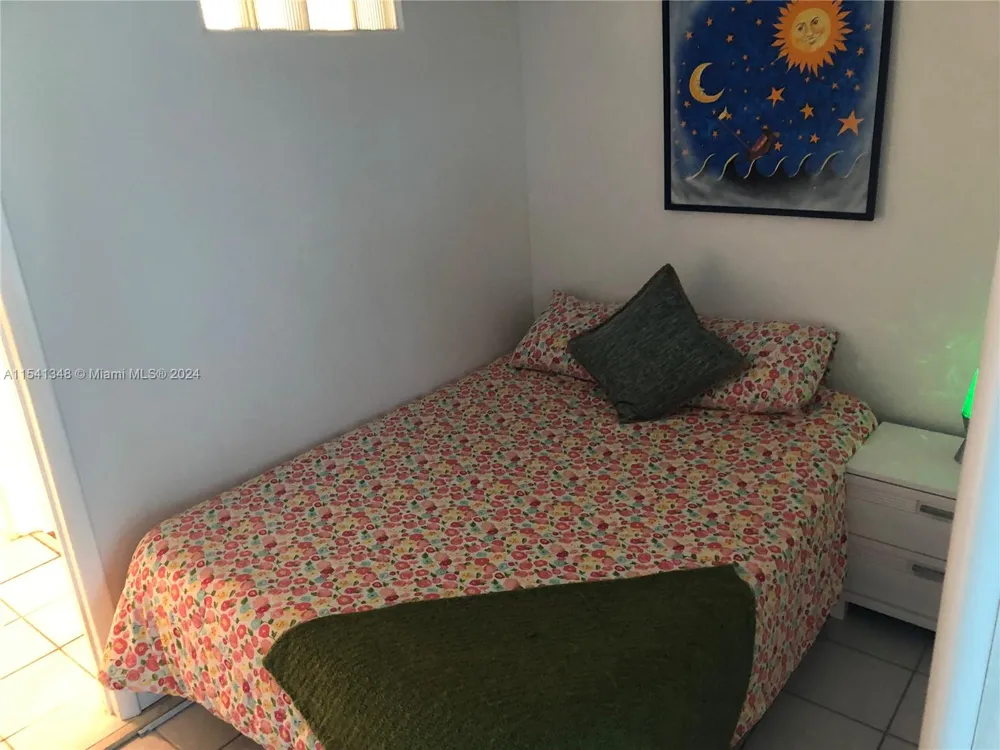 5445 Collins Ave #TH2 Miami Beach, FL 33140