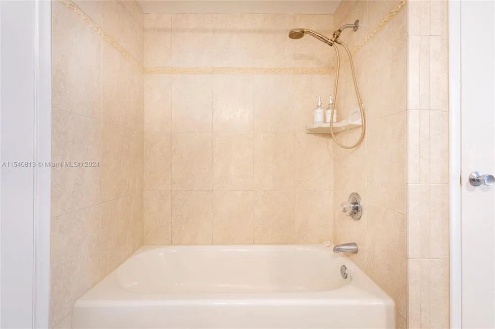 10130 SW 70th Ave Pinecrest, FL 33156