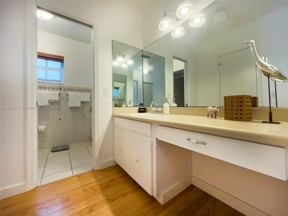 10130 SW 70th Ave Pinecrest, FL 33156