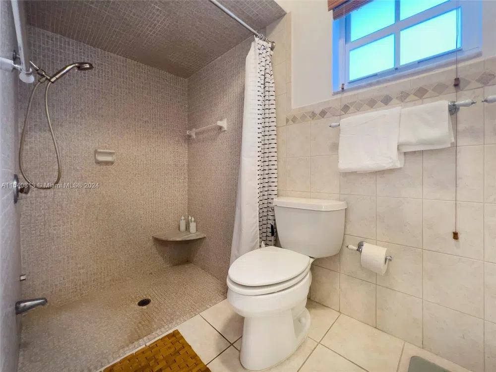 10130 SW 70th Ave Pinecrest, FL 33156