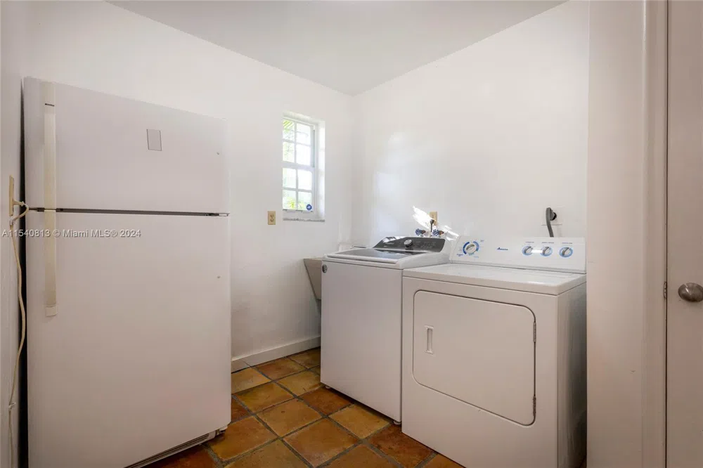 10130 SW 70th Ave Pinecrest, FL 33156