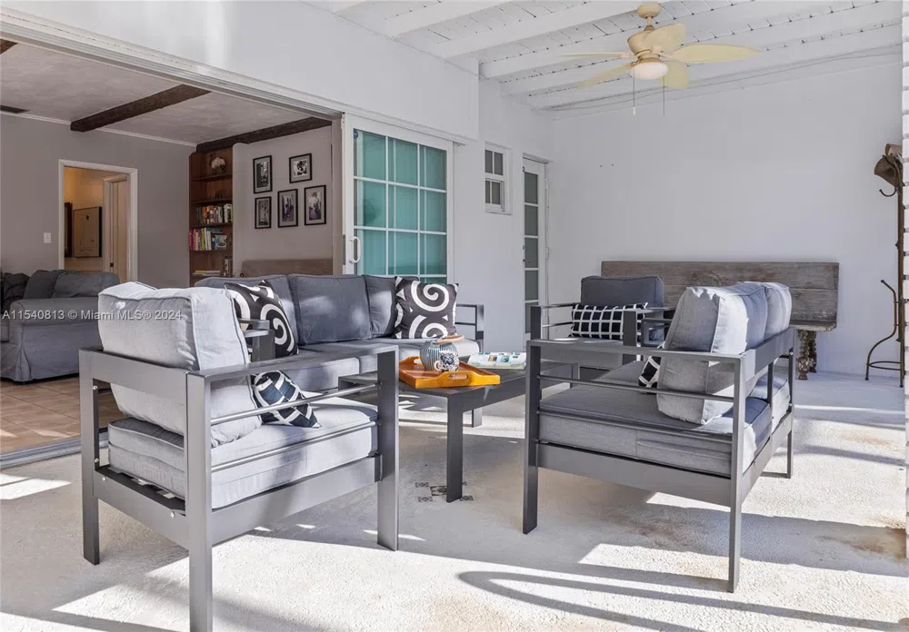 10130 SW 70th Ave Pinecrest, FL 33156