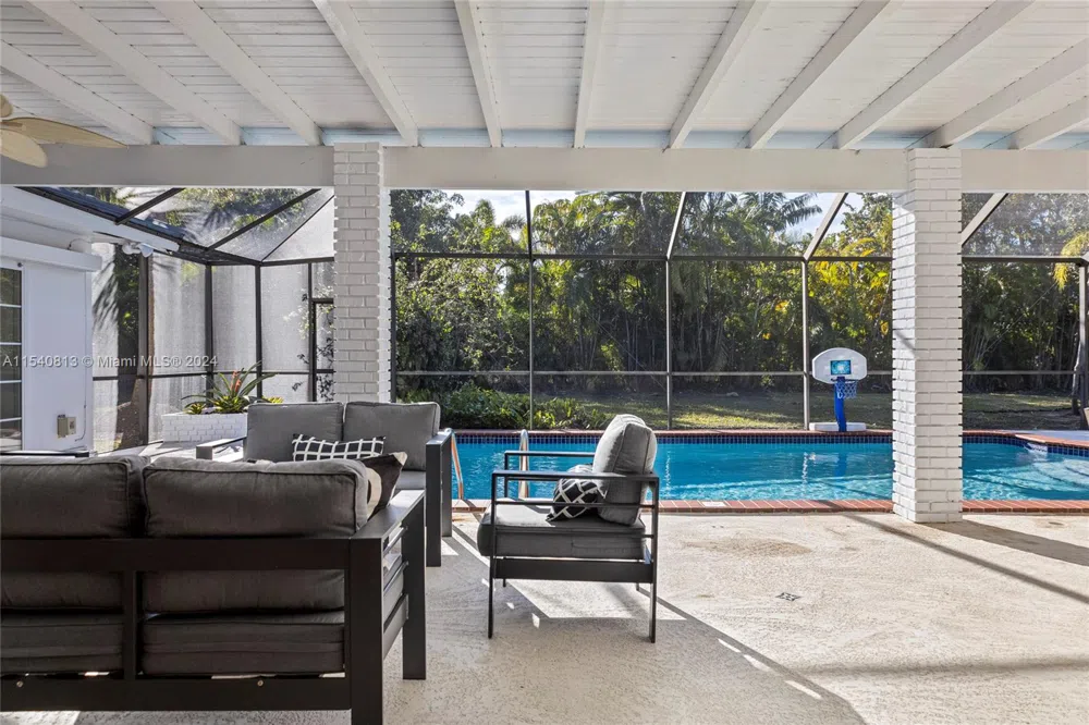10130 SW 70th Ave Pinecrest, FL 33156