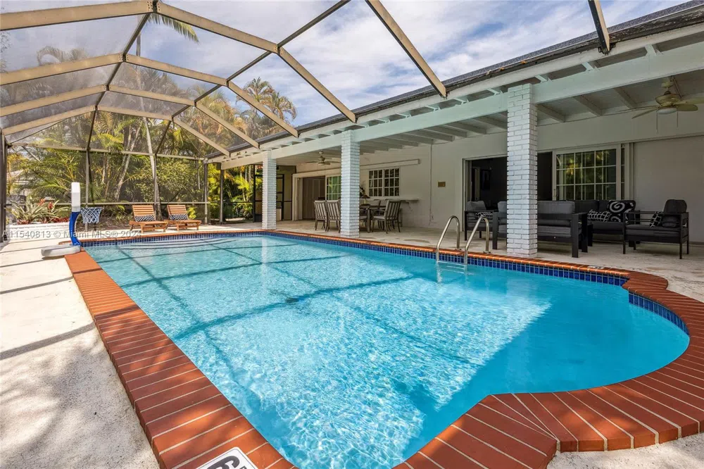 10130 SW 70th Ave Pinecrest, FL 33156