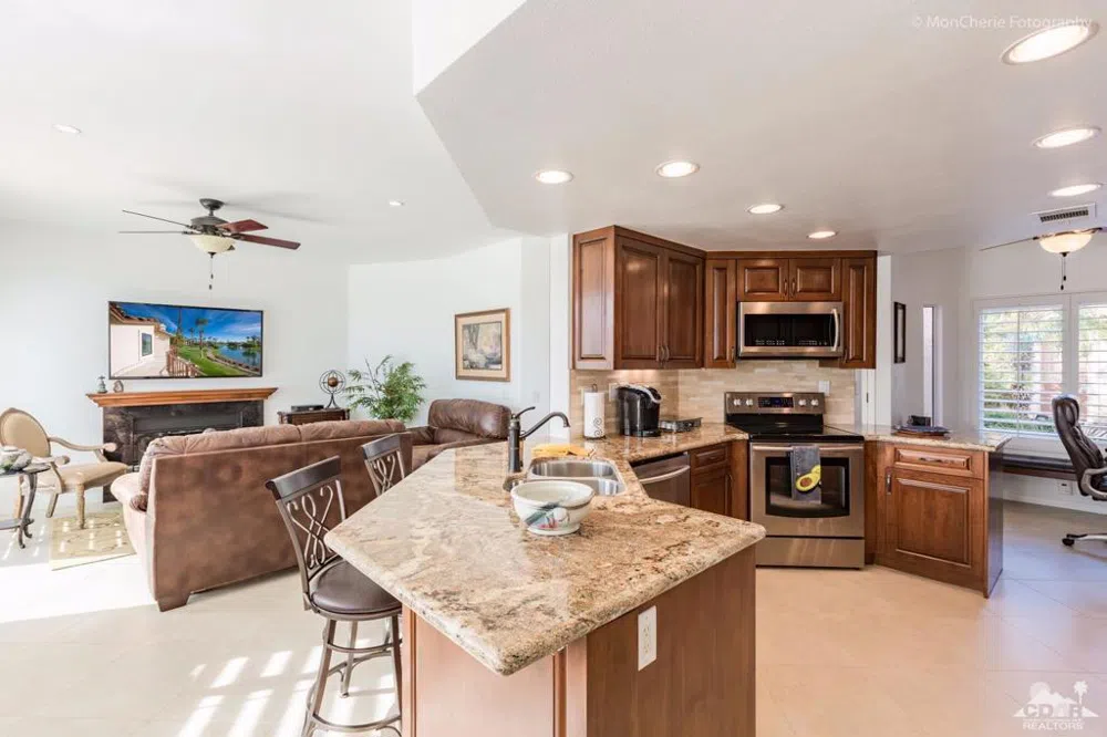 38061 Crocus Lane Palm Desert, CA 92211