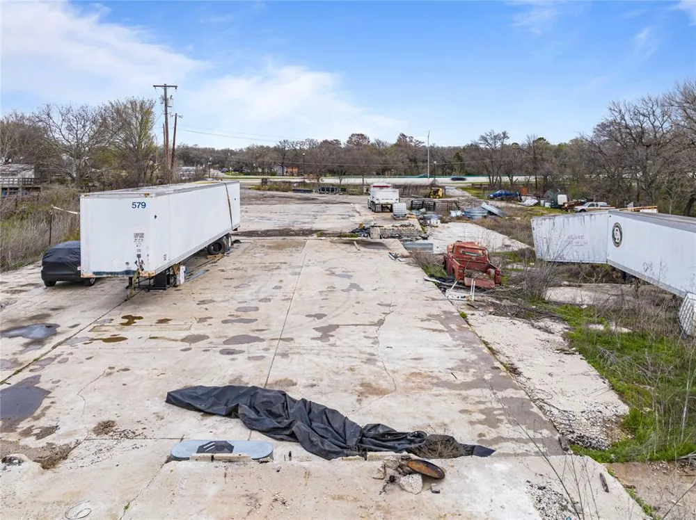 9105 C F Hawn Freeway Dallas, TX 75217