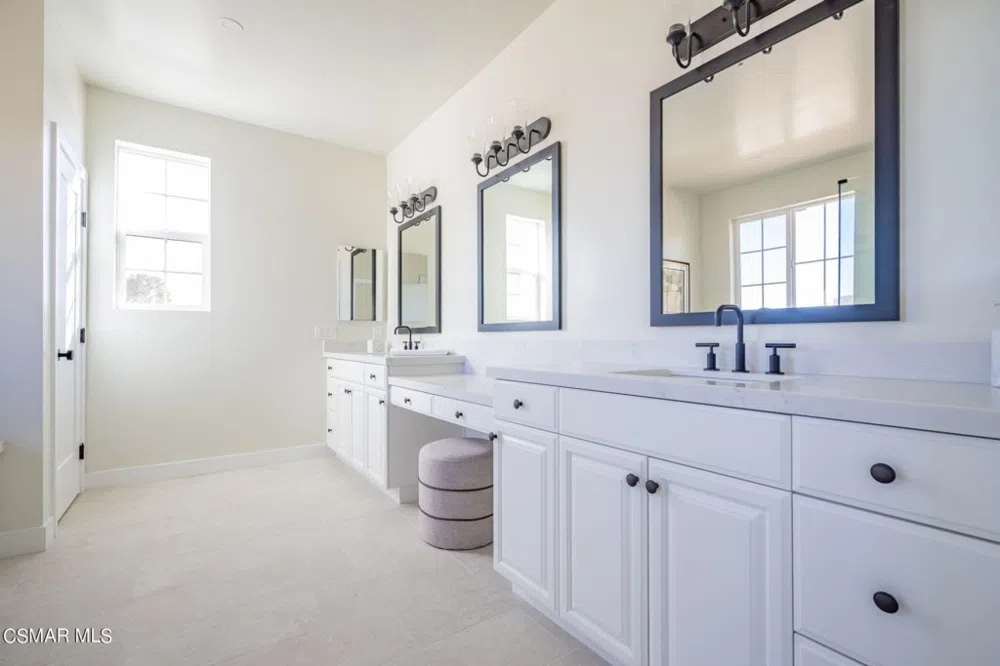 4683 Summit Avenue Simi Valley, CA 93063