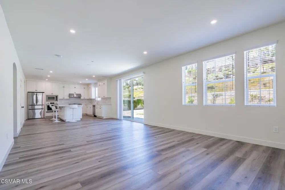 4683 Summit Avenue Simi Valley, CA 93063