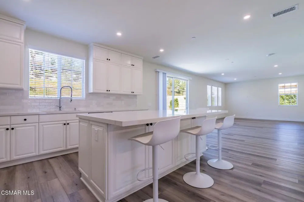 4683 Summit Avenue Simi Valley, CA 93063