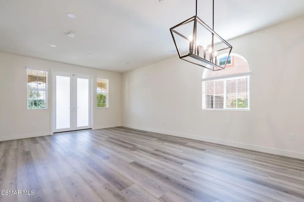 4683 Summit Avenue Simi Valley, CA 93063