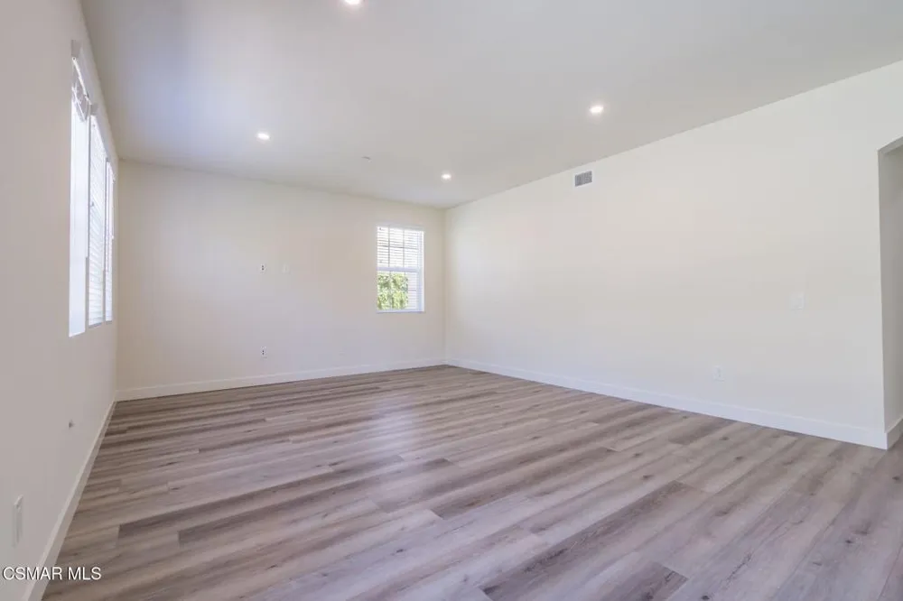 4683 Summit Avenue Simi Valley, CA 93063