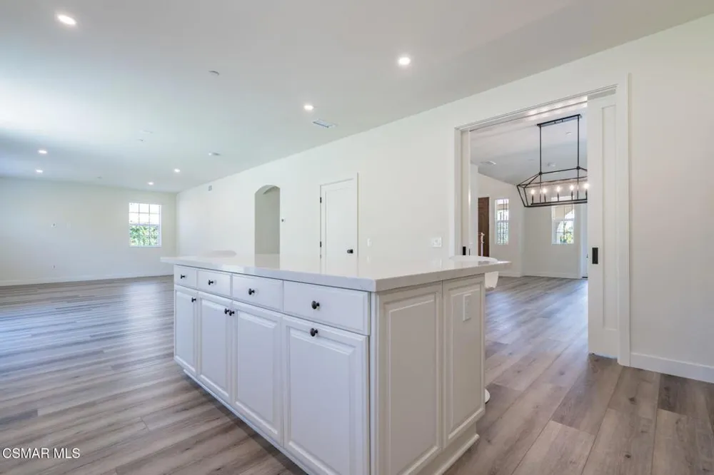 4683 Summit Avenue Simi Valley, CA 93063