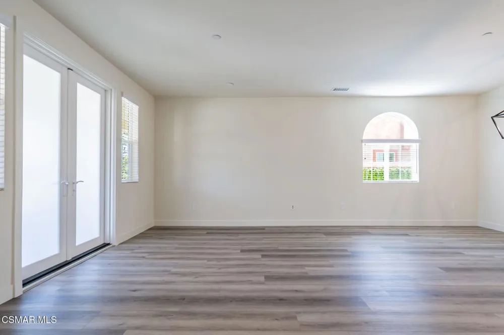 4683 Summit Avenue Simi Valley, CA 93063