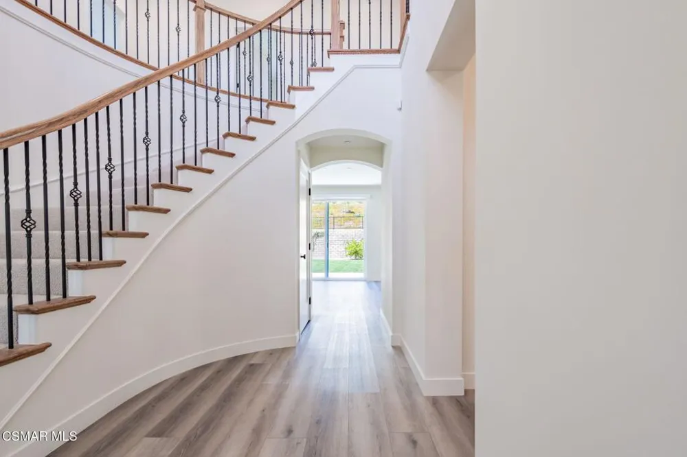 4683 Summit Avenue Simi Valley, CA 93063