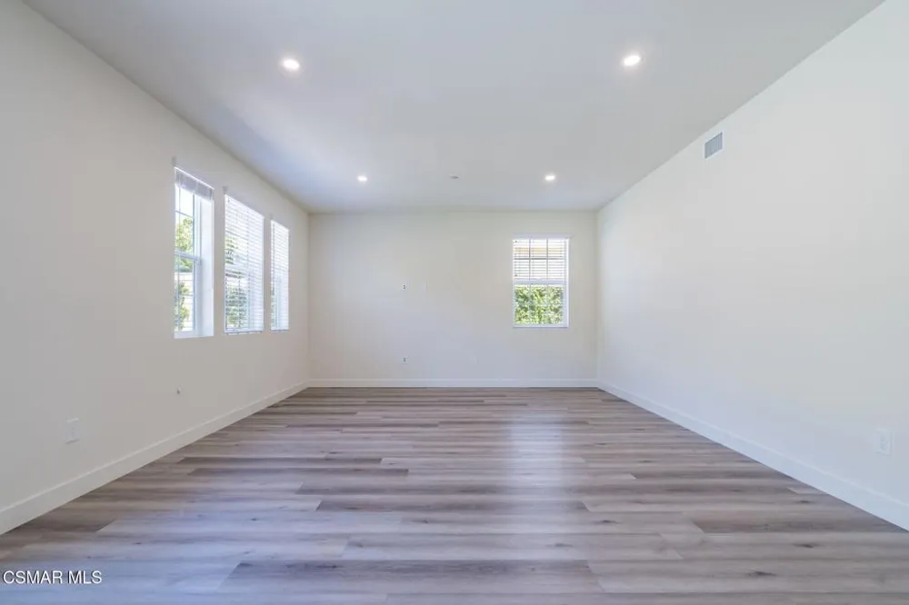 4683 Summit Avenue Simi Valley, CA 93063